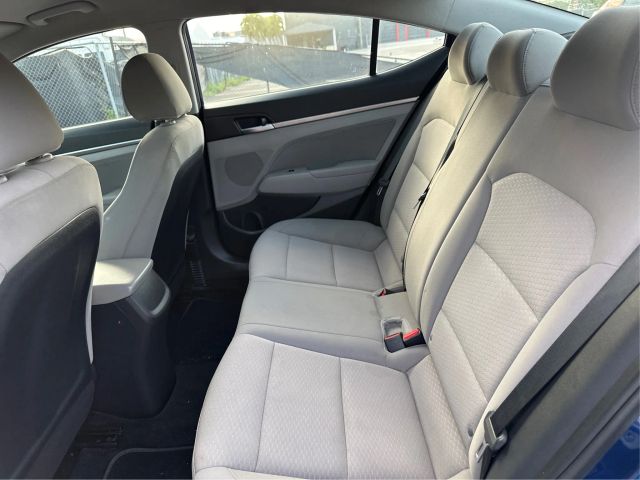 
								2020 Hyundai Elantra SEL Sedan 4D full									