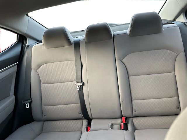 
								2020 Hyundai Elantra SEL Sedan 4D full									