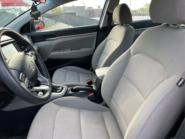 
								2020 Hyundai Elantra SEL Sedan 4D full									