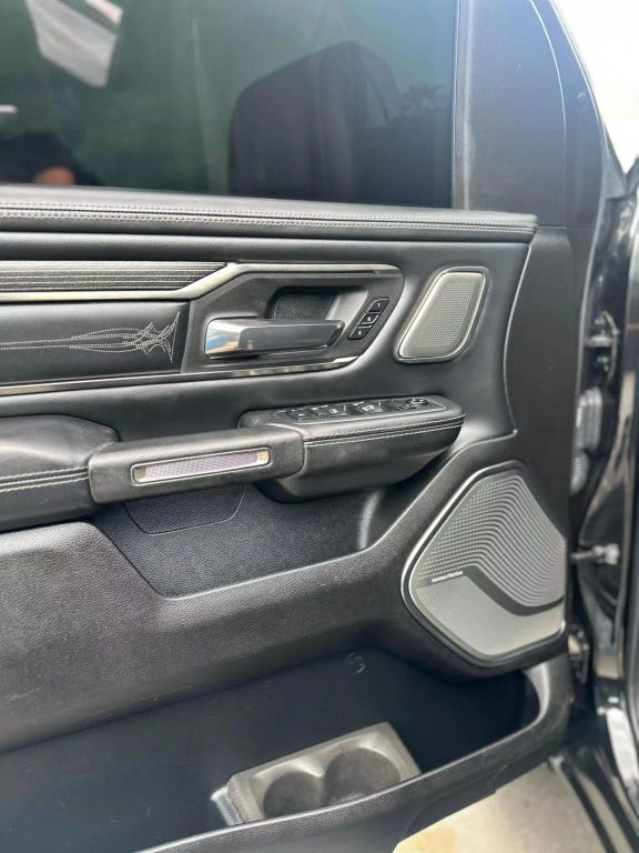 
								2019 Ram 1500 Crew Cab Limited Pickup 4D 5 1/2 ft full									