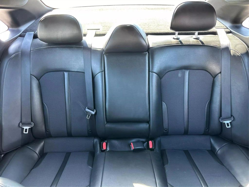 
								2021 Kia K5 GT-Line Sedan 4D full									