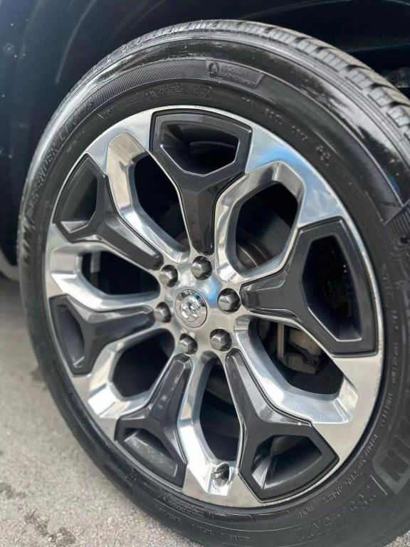 
								2019 Ram 1500 Crew Cab Limited Pickup 4D 5 1/2 ft full									