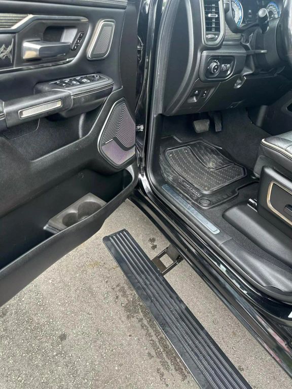 
								2019 Ram 1500 Crew Cab Limited Pickup 4D 5 1/2 ft full									