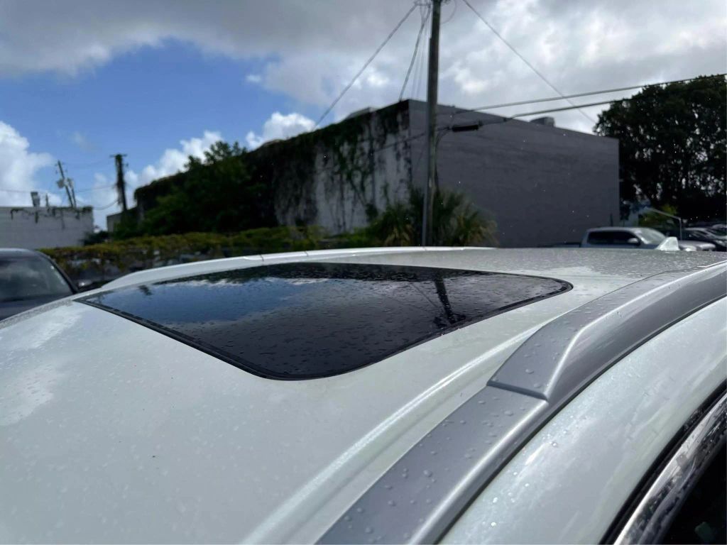 
								2019 INFINITI QX60 LUXE Sport Utility 4D full									