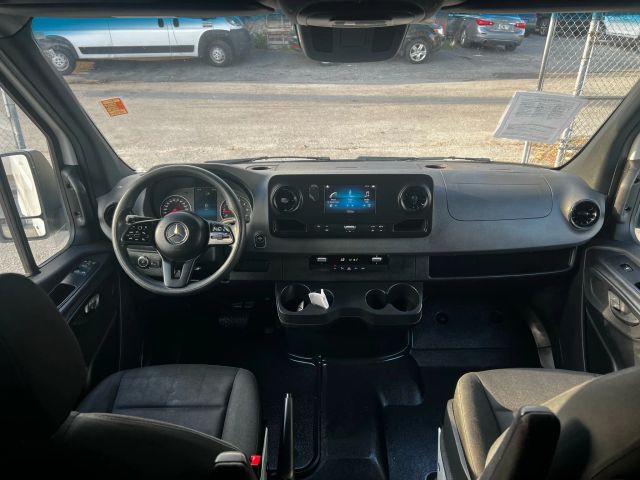 
								2023 Mercedes-Benz Sprinter 2500 Cargo High Roof w/170  WB Van 3D full									