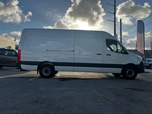 
								2023 Mercedes-Benz Sprinter 2500 Cargo High Roof w/170  WB Van 3D full									