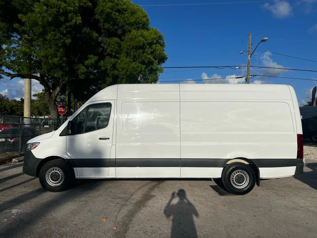 
								2023 Mercedes-Benz Sprinter 2500 Cargo High Roof w/170  WB Van 3D full									