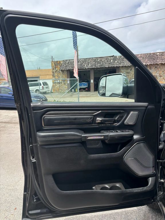 
								2019 Ram 1500 Crew Cab Limited Pickup 4D 5 1/2 ft full									