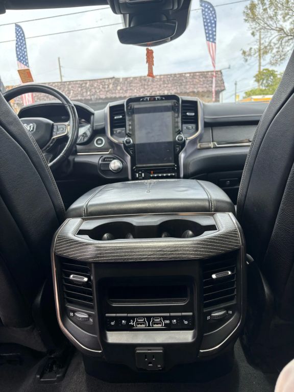 
								2019 Ram 1500 Crew Cab Limited Pickup 4D 5 1/2 ft full									