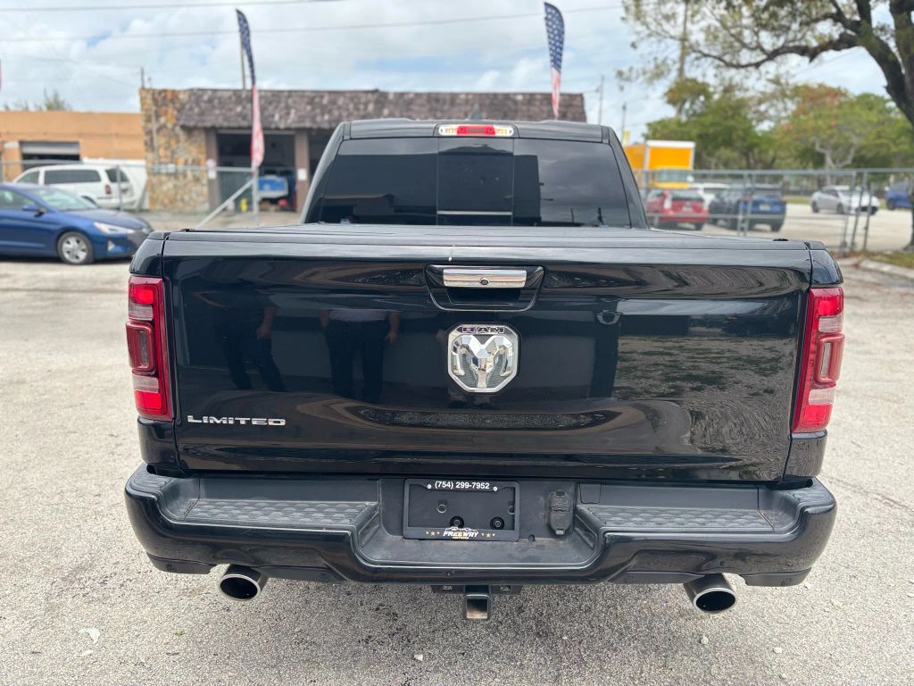 
								2019 Ram 1500 Crew Cab Limited Pickup 4D 5 1/2 ft full									