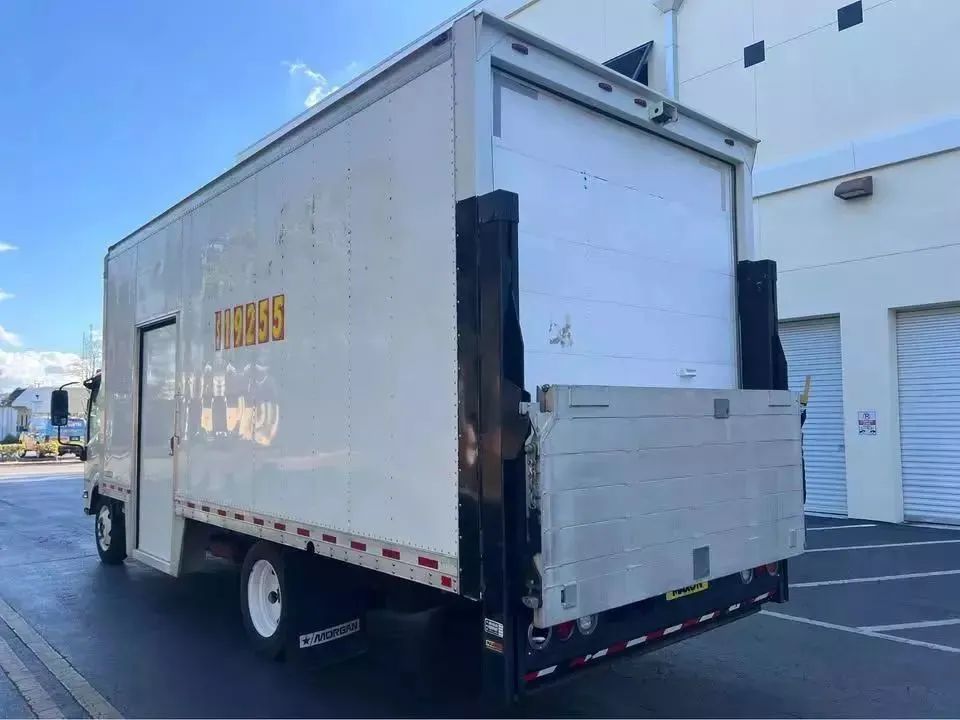 
								2018 IZUSU Med Duty NPR NPR HD Regular full									