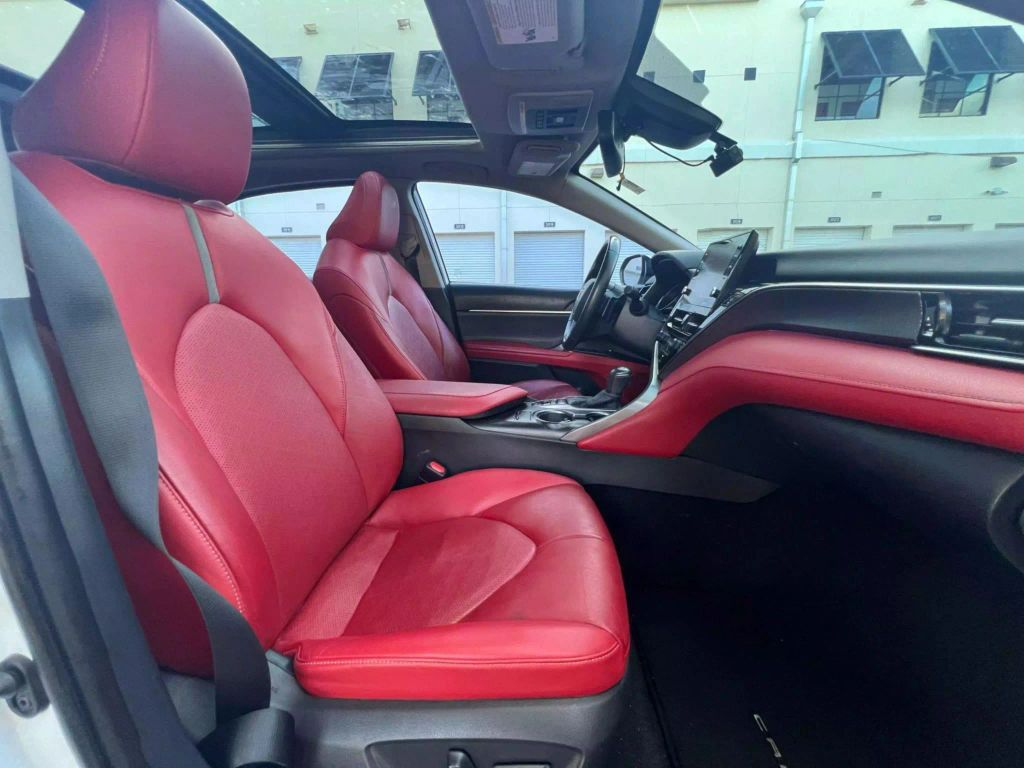 
								2022 Toyota Camry XSE Sedan 4D full									