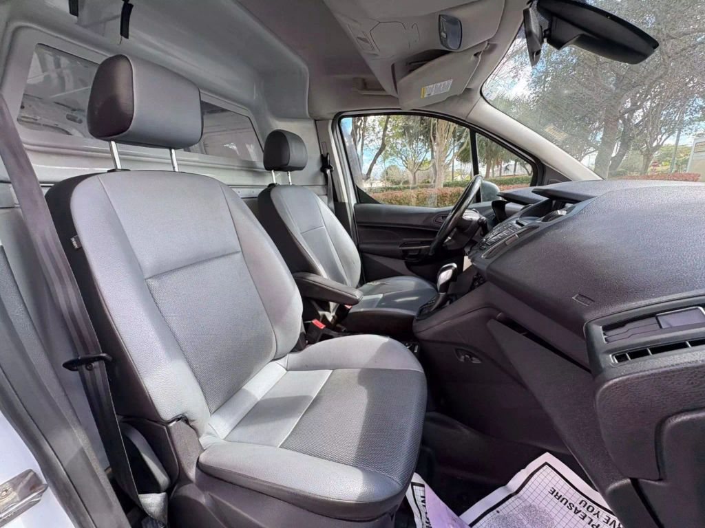 
								2017 Ford Transit Connect Cargo XL Van 4D full									