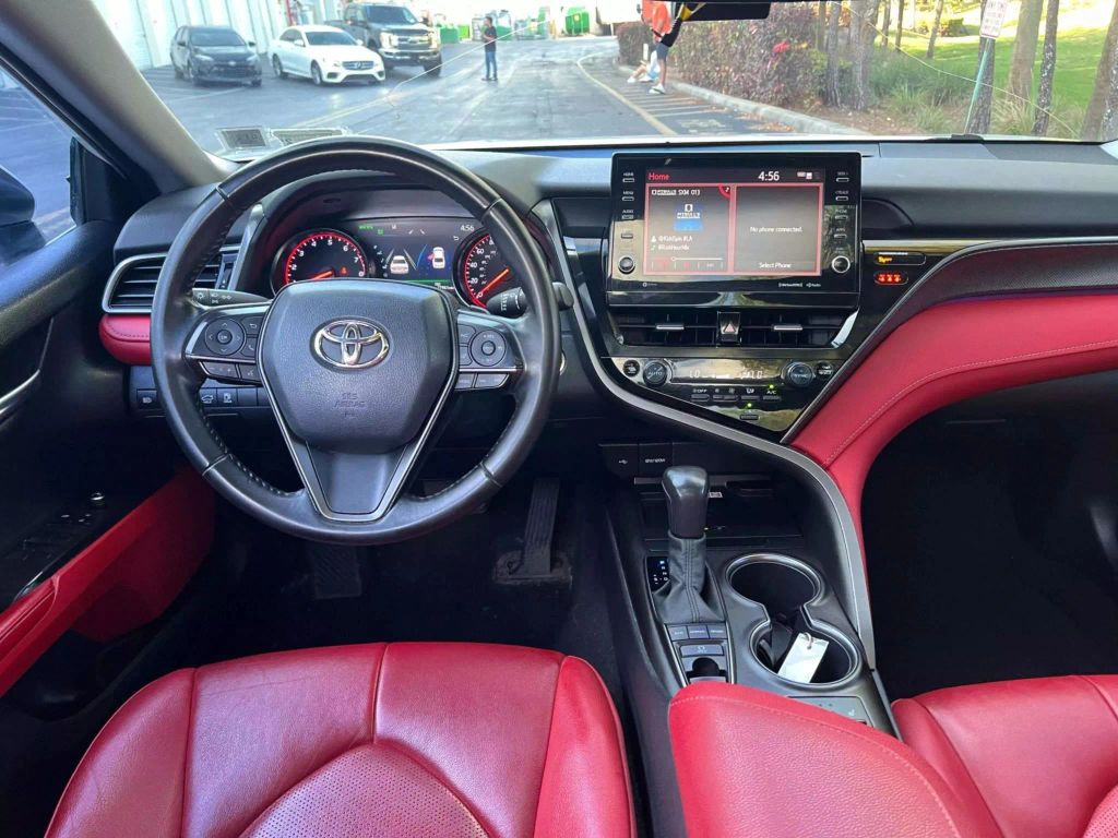 
								2022 Toyota Camry XSE Sedan 4D full									