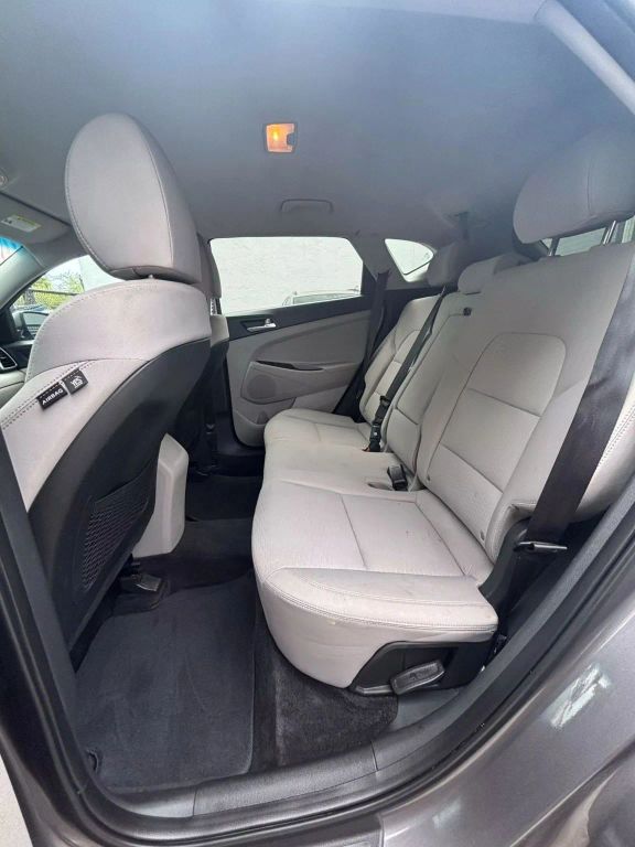 
								2021 Hyundai Tucson SE Sport Utility 4D full									