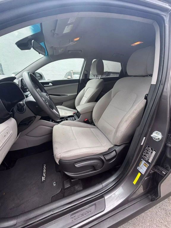 
								2021 Hyundai Tucson SE Sport Utility 4D full									