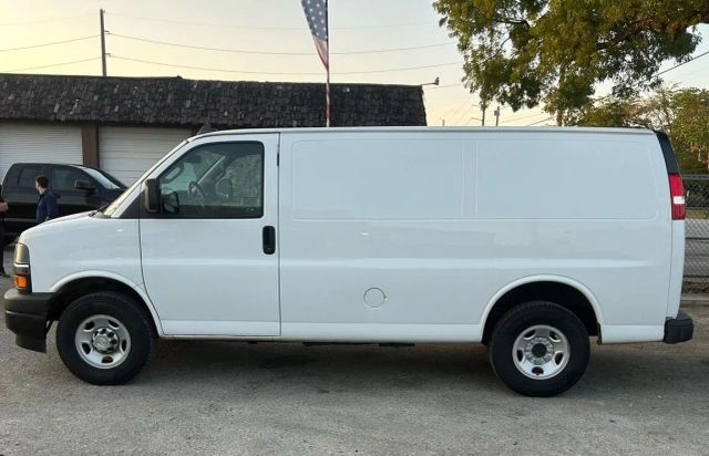 
								2021 Chevrolet Express 3500 Cargo Regular Van 3D full									