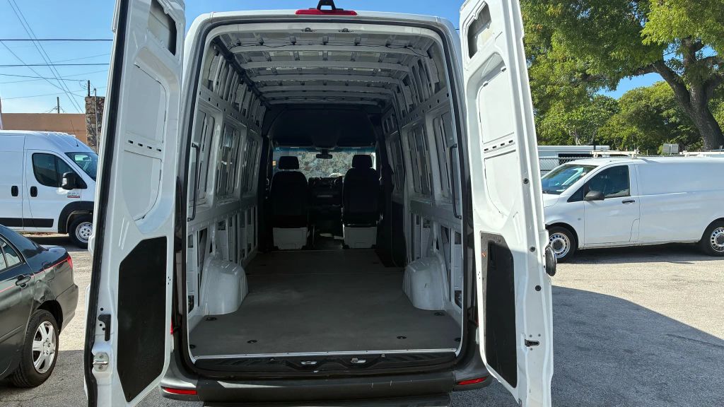 
								2023 Mercedes-Benz Sprinter 2500 Cargo High Roof w/170  WB Van 3D full									