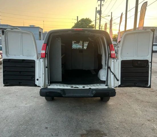 
								2021 Chevrolet Express 3500 Cargo Regular Van 3D full									