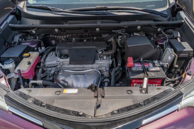 
								2018 Toyota RAV4 XLE Sport Utility 4D full									