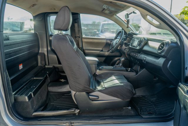 
								2017 Toyota Tacoma Access Cab SR Pickup 4D 6 ft full									