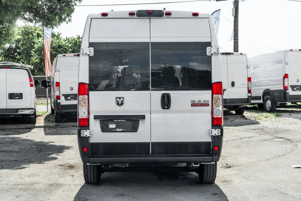 
								2022 Ram ProMaster Cargo Van 2500 High Roof Van 3D full									