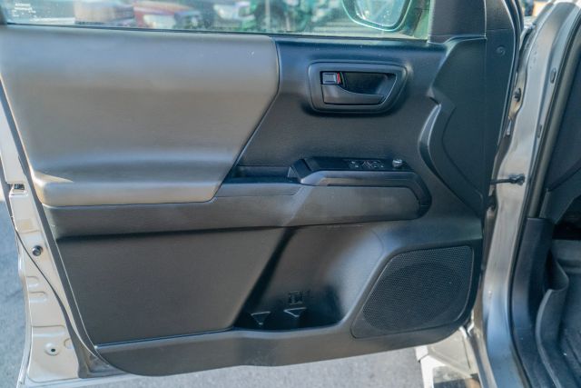 
								2017 Toyota Tacoma Access Cab SR Pickup 4D 6 ft full									