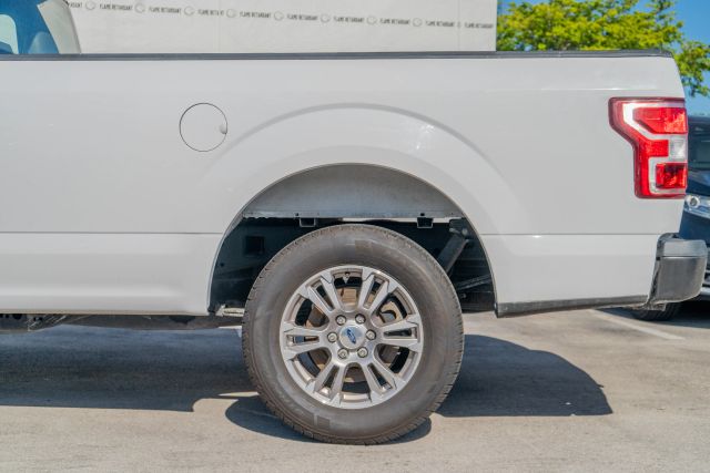 
								2020 Ford F150 Regular Cab XL Pickup 2D 8 ft full									