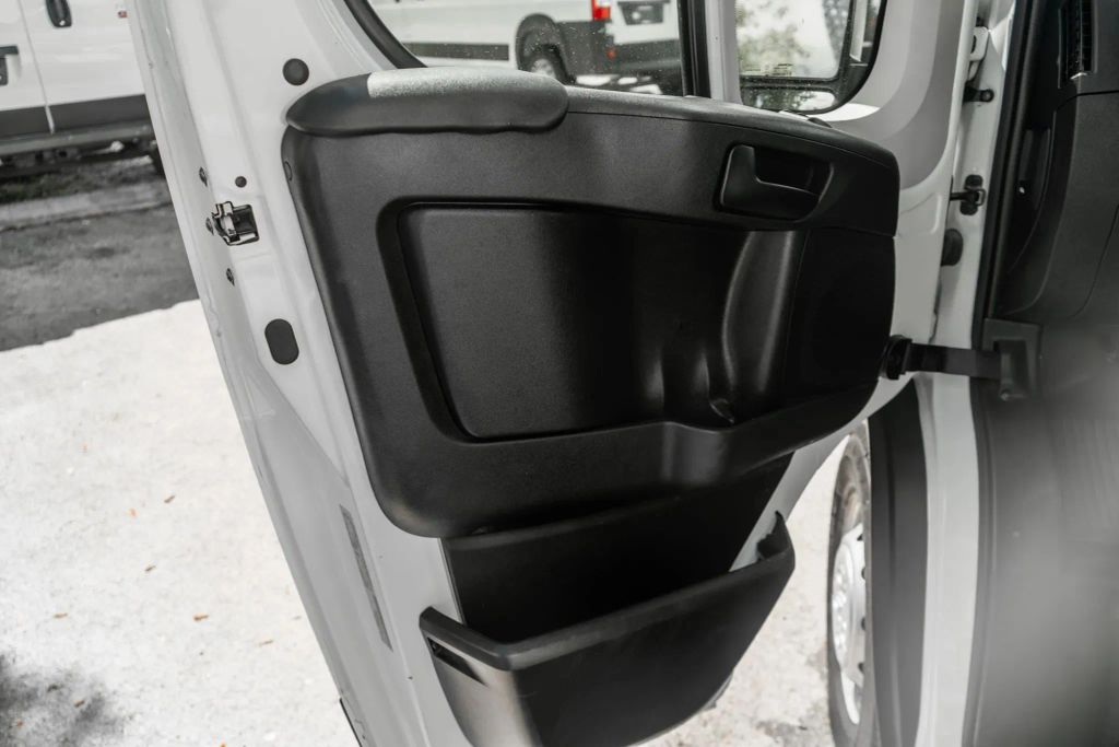 
								2022 Ram ProMaster Cargo Van 2500 High Roof Van 3D full									