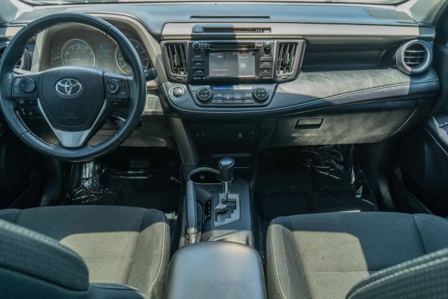 
								2018 Toyota RAV4 XLE Sport Utility 4D full									