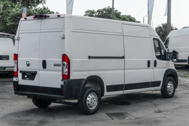 
								2023 Ram ProMaster Cargo Van 2500 High Roof Van 3D full									