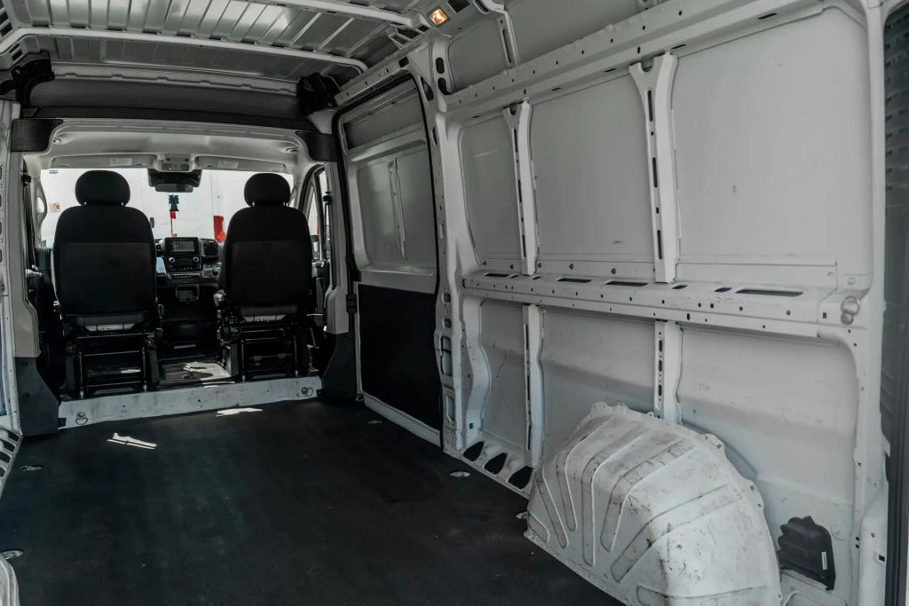 
								2022 Ram ProMaster Cargo Van 2500 High Roof Van 3D full									