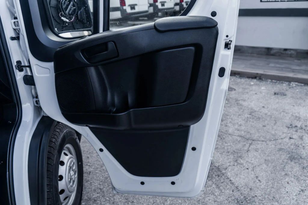 
								2023 Ram ProMaster Cargo Van 2500 High Roof Van 3D full									