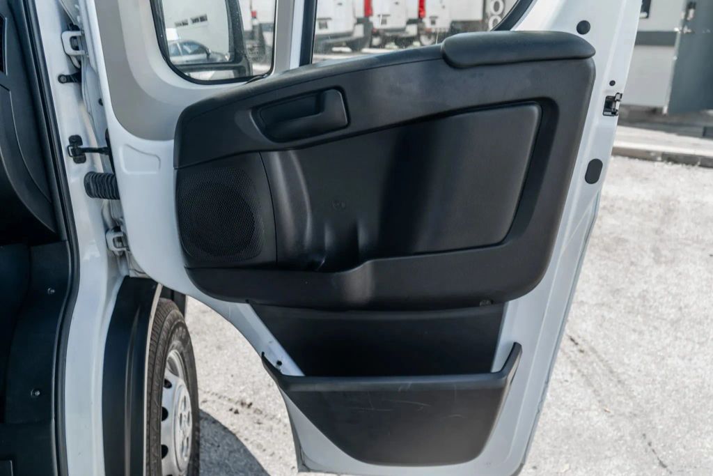 
								2022 Ram ProMaster Cargo Van 2500 High Roof Van 3D full									