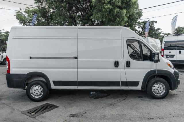 
								2023 Ram ProMaster Cargo Van 2500 High Roof Van 3D full									