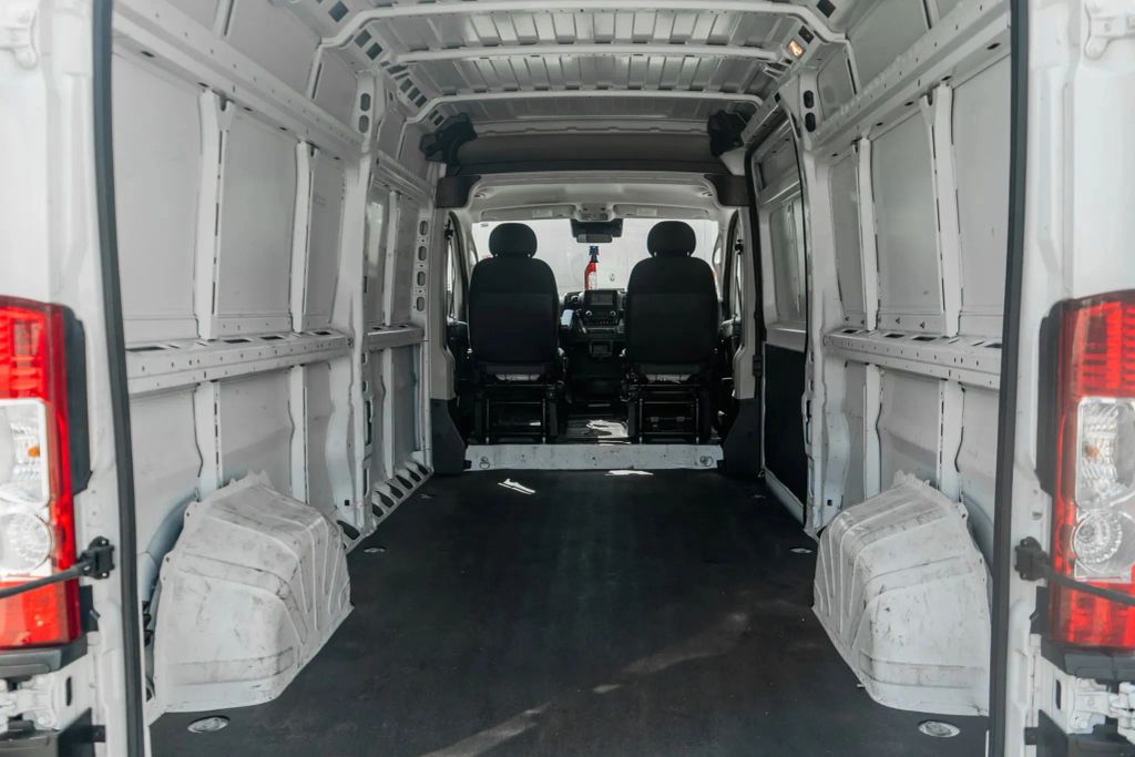 
								2022 Ram ProMaster Cargo Van 2500 High Roof Van 3D full									