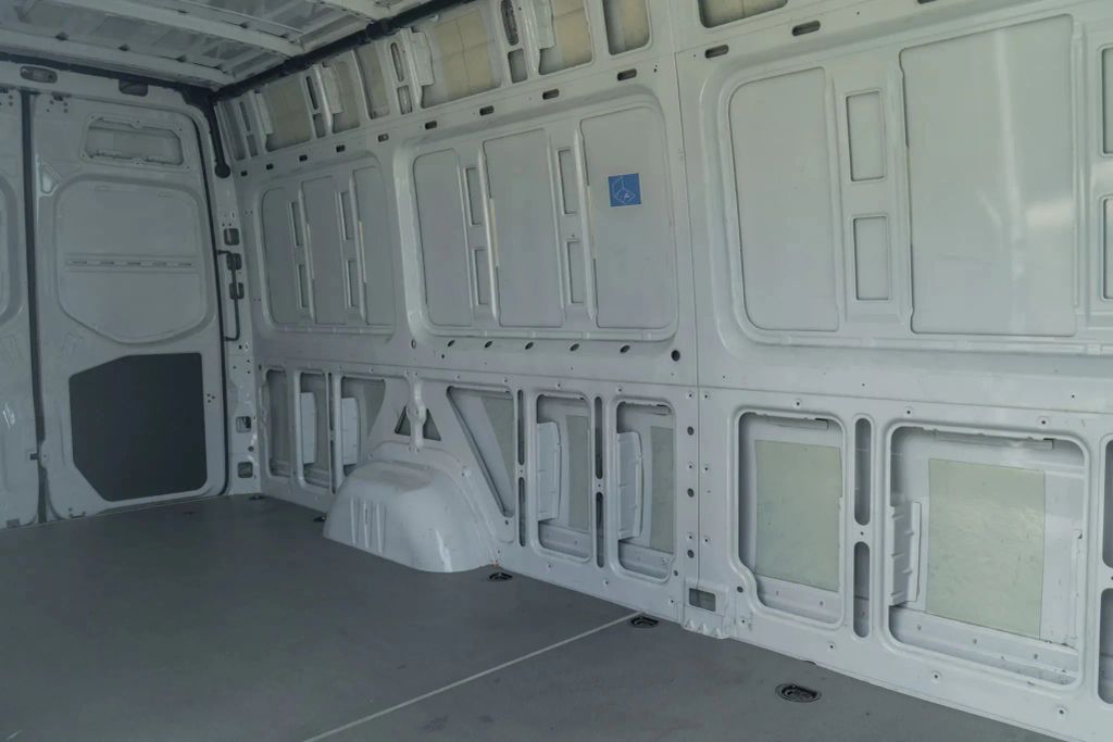 
								2023 Mercedes-Benz Sprinter 2500 Cargo High Roof w/170  WB Van 3D full									