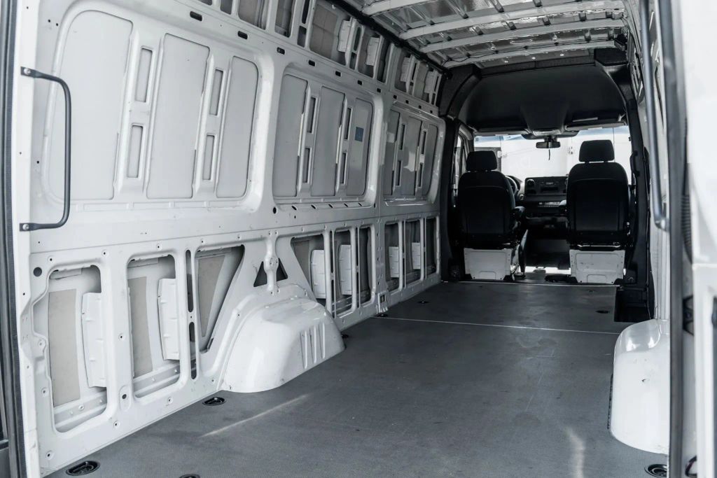 
								2023 Mercedes-Benz Sprinter 2500 Cargo High Roof w/170  WB Van 3D full									