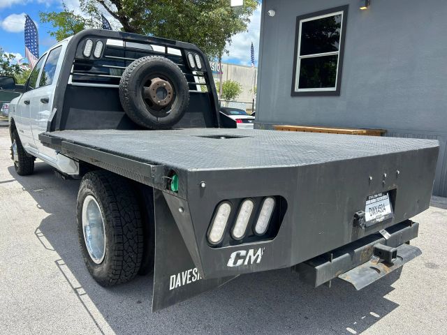 
								2022 Ram 3500 Crew Cab & Chassis Tradesman Cab & Chassis 4D full									