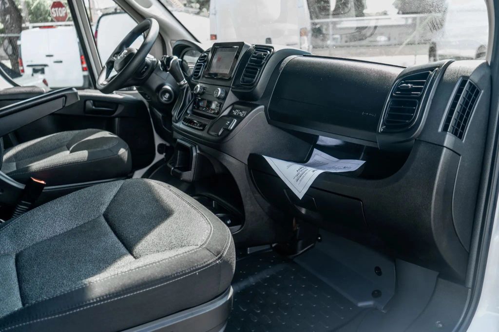 
								2022 Ram ProMaster Cargo Van 2500 High Roof Van 3D full									