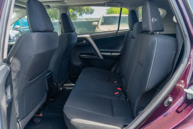 
								2018 Toyota RAV4 XLE Sport Utility 4D full									