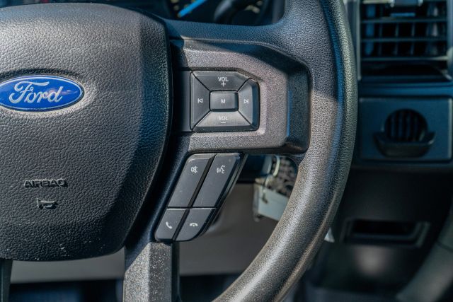 
								2020 Ford F150 Regular Cab XL Pickup 2D 8 ft full									