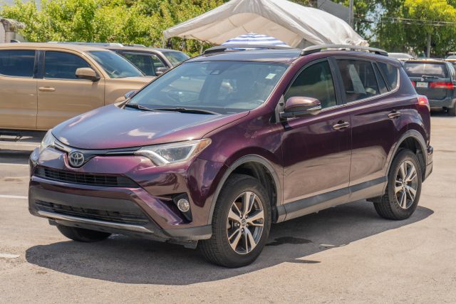 
								2018 Toyota RAV4 XLE Sport Utility 4D full									