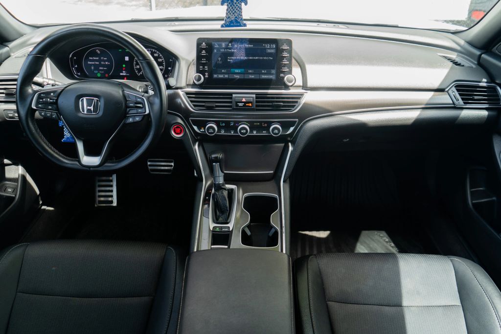 
								2020 Honda Accord Sport Sedan 4D full									