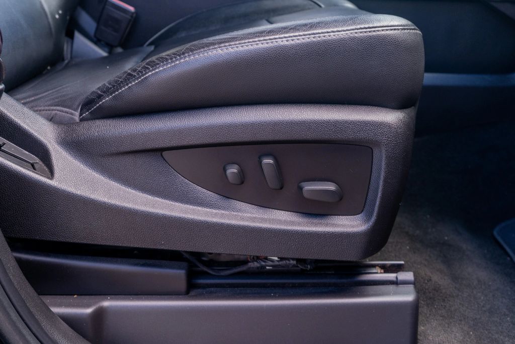 
								2017 Chevrolet Suburban LT Sport Utility 4D full									