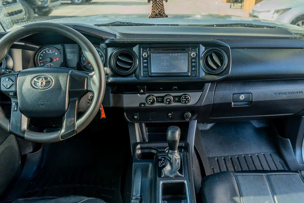 
								2017 Toyota Tacoma Access Cab SR Pickup 4D 6 ft full									