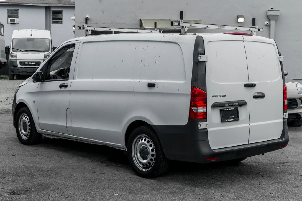 
								2018 Mercedes-Benz Metris WORKER Cargo Van 3D full									