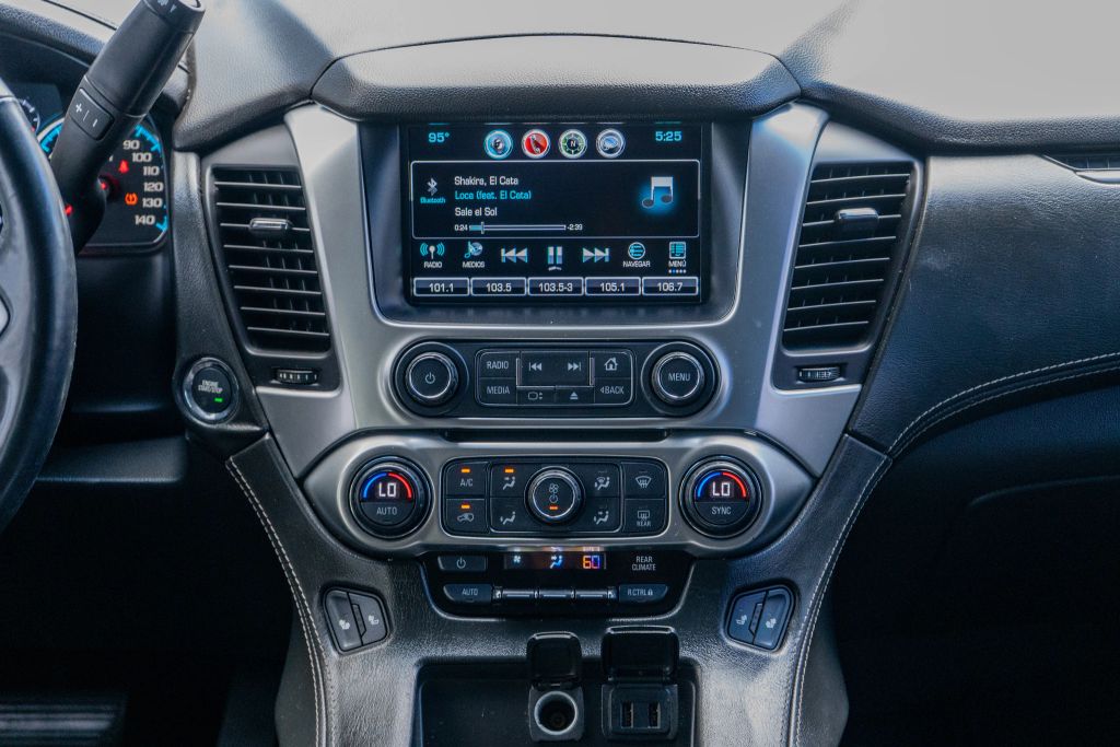 
								2017 Chevrolet Suburban LT Sport Utility 4D full									