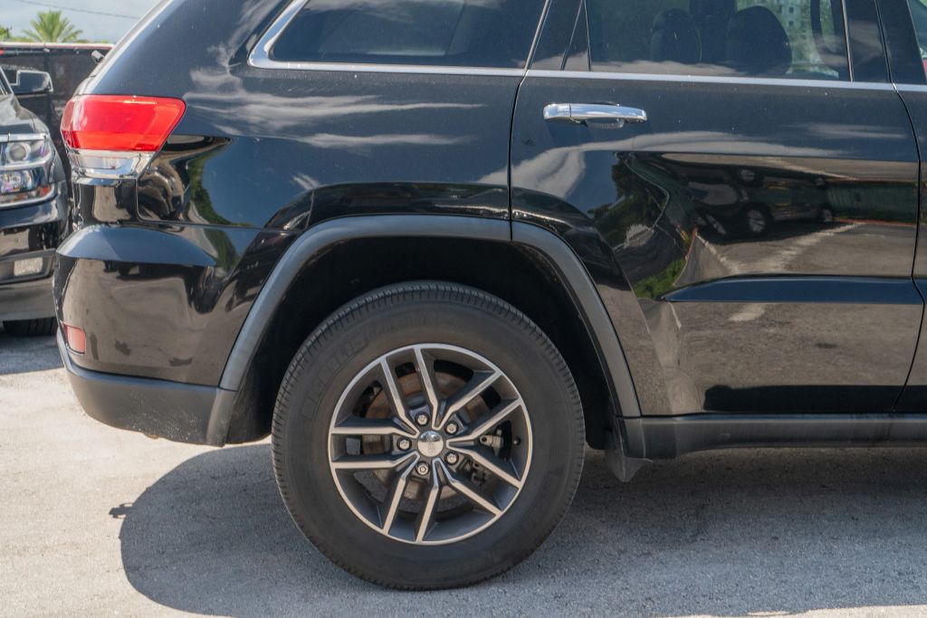 
								2018 Jeep Grand Cherokee Limited Sport Utility 4D full									