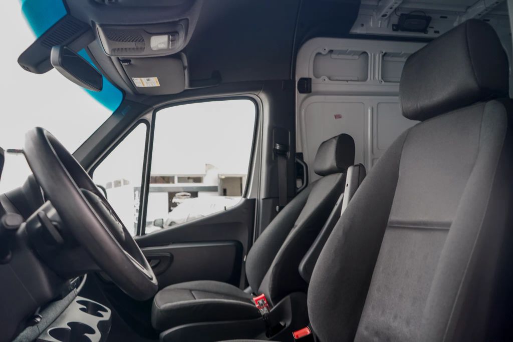 
								2023 Mercedes-Benz Sprinter 2500 Cargo High Roof w/170  WB Van 3D full									